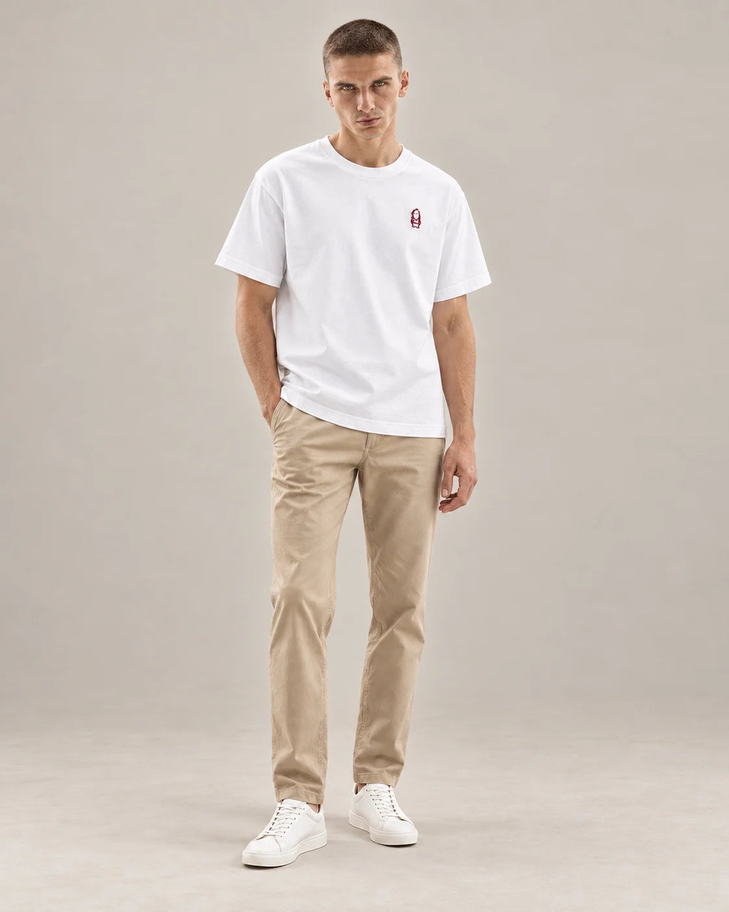 Eternal T-Shirt – White – Mann Ganzkörper