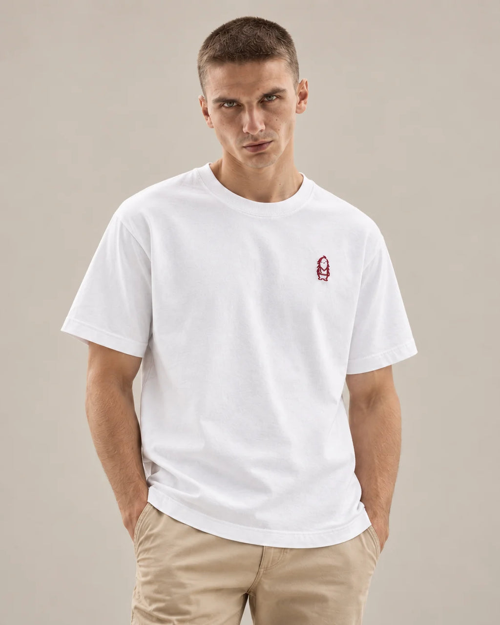 Eternal T-Shirt – White – Mann Nahaufnahme