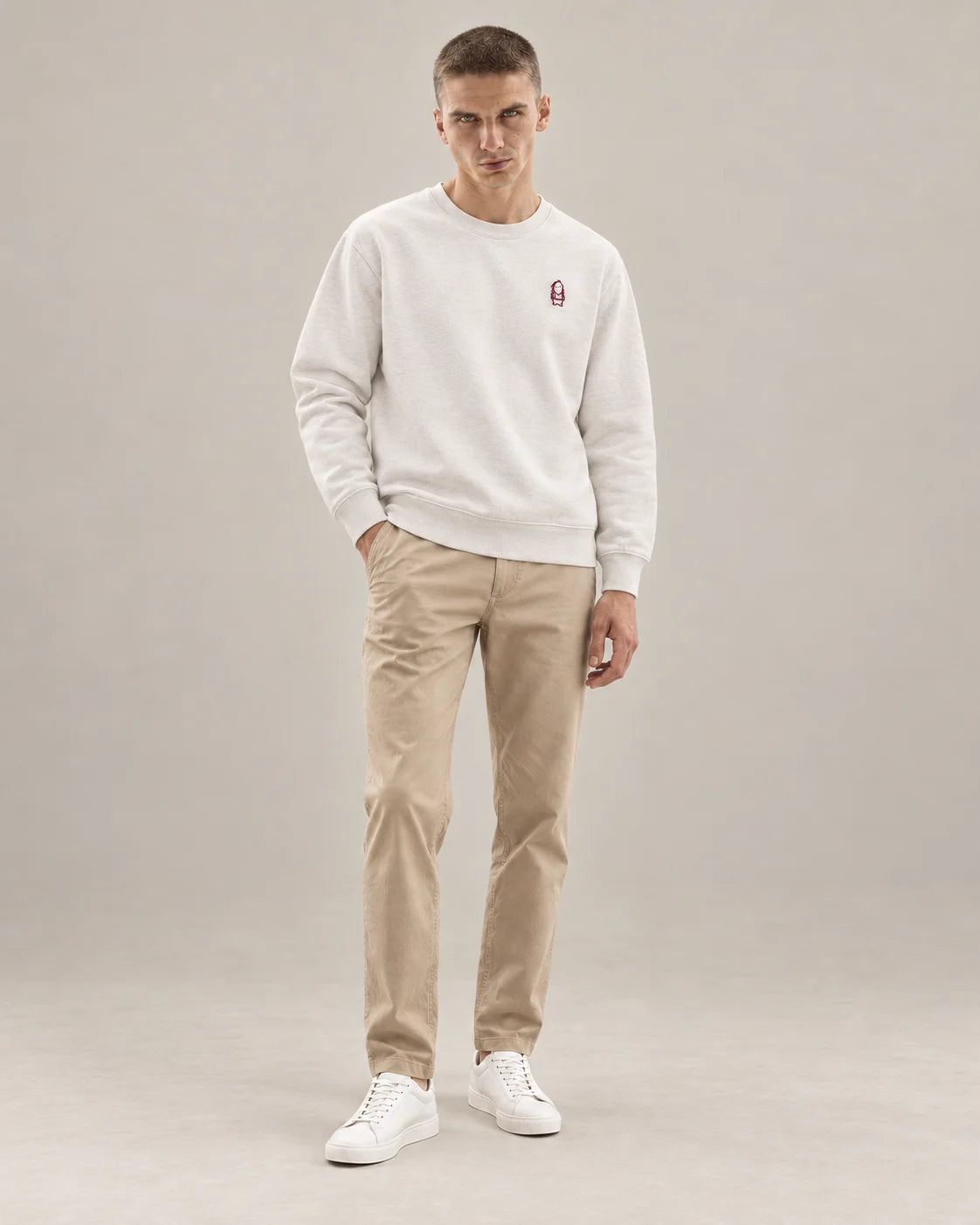 Eternal Sweatshirt – Natural Raw – Mann Ganzkörper
