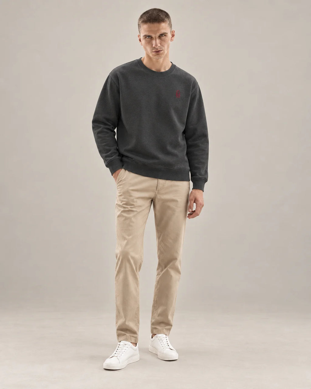 Eternal Sweatshirt – Anthracite – Mann Ganzkörper