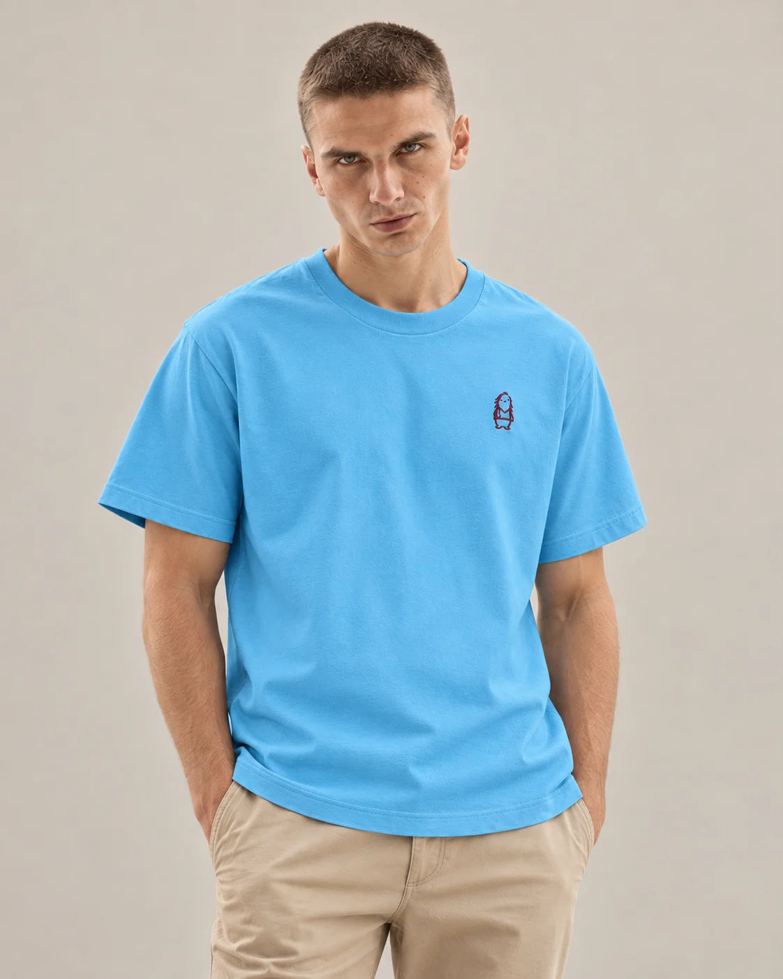 Eternal T-Shirt – Aqua Blue – Mann Nahaufnahme