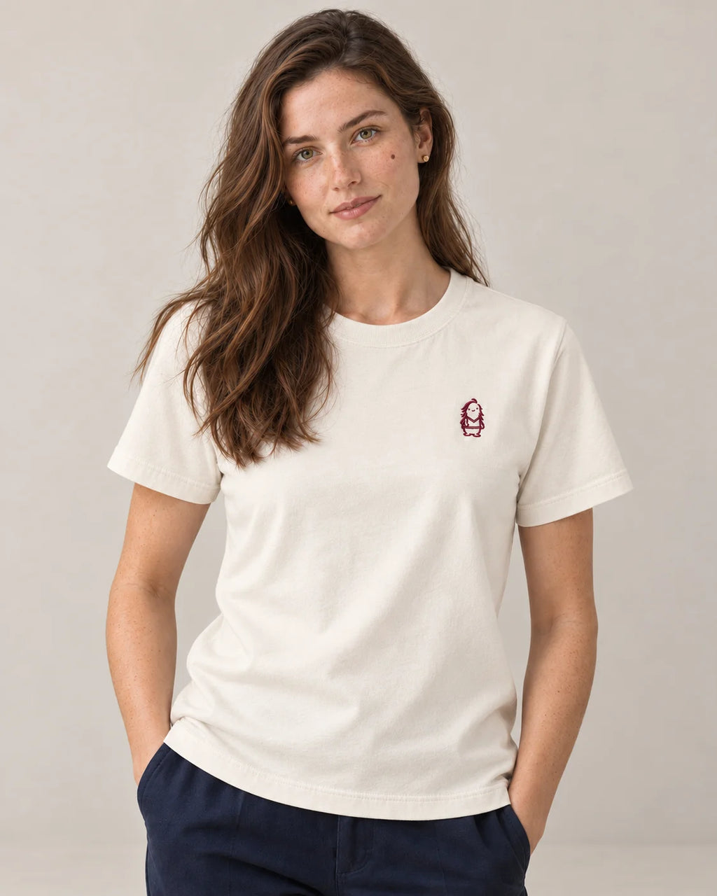 Eternal T-Shirt – Natural Raw – Frau Nahaufnahme