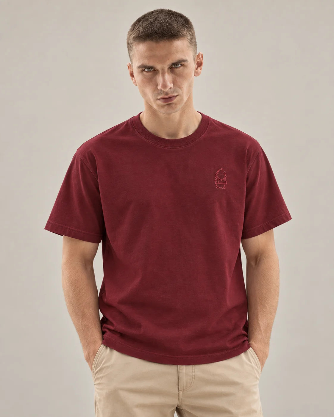 Eternal T-Shirt – Burgundy – Mann Nahaufnahme