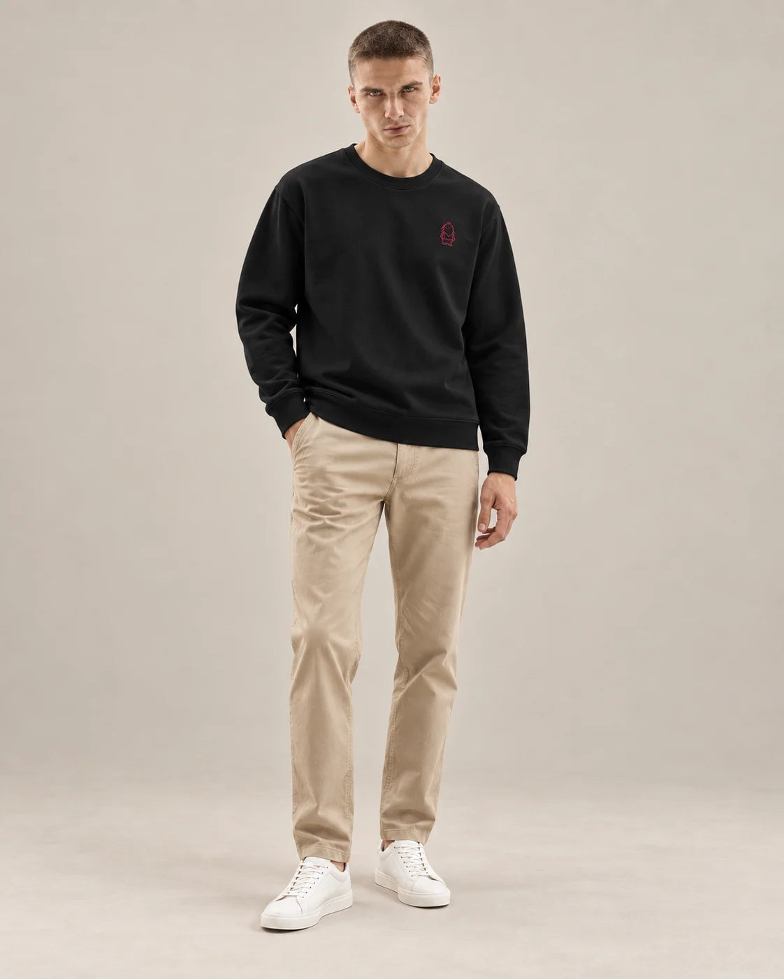 Eternal Sweatshirt – Black – Mann Ganzkörper