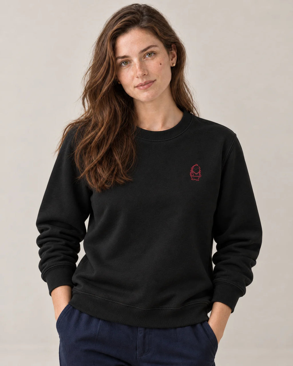 Eternal Sweatshirt – Black – Frau Nahaufnahme