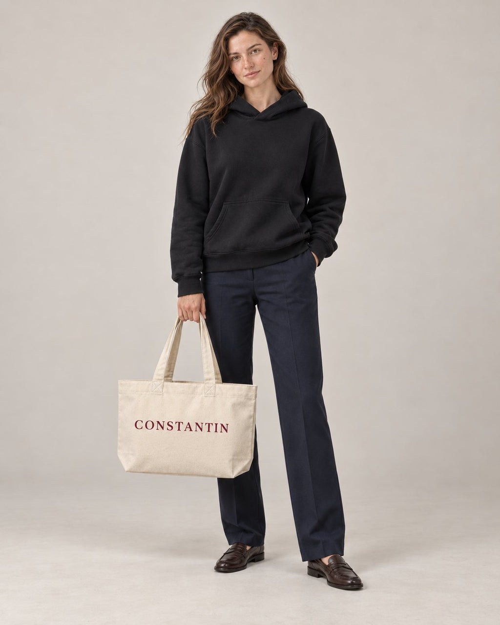 Organic Shopping-Bag – Natural – getragen von einer Frau