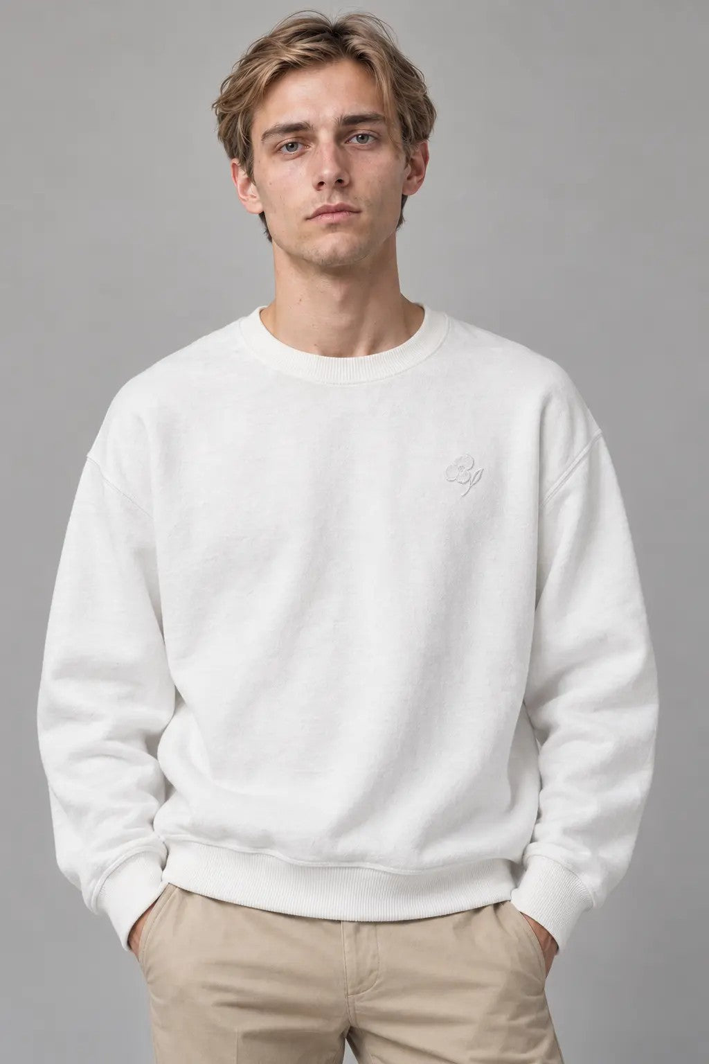 Light Flower Sweatshirt, getragen von einem Mann